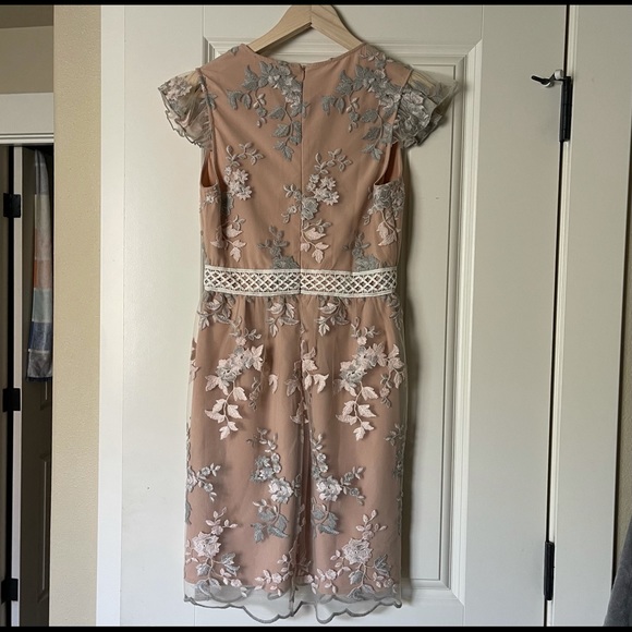 WAYF Oakfield Embroidered Dress - Picture 7 of 7